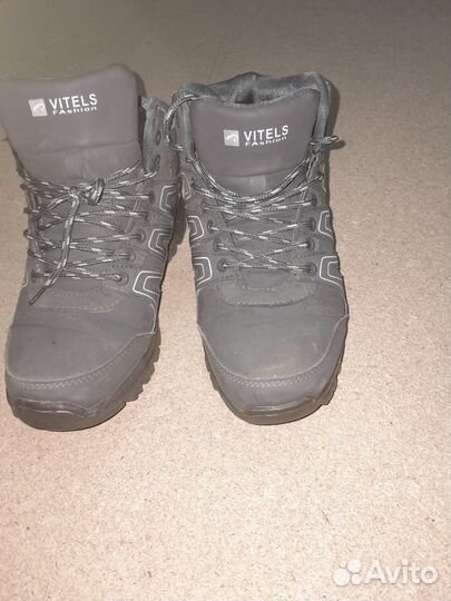 Ботинки женские зимние 39- 40 размера