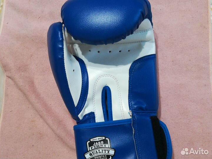 Боксерские перчатки