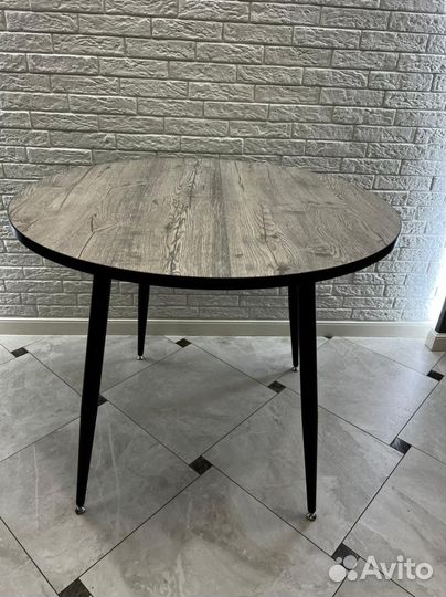 Стол круглый Новый