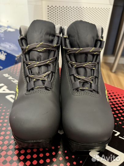 Лыжные ботинки детские размер 31,5