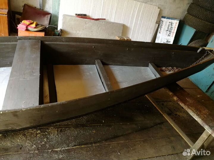 Деревянная лодка под мотор