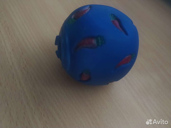 Игрушка-шарик для кроликов