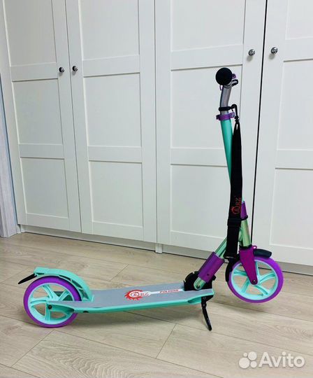 Самокат новый с ручным тормозом