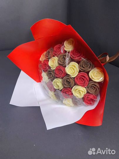 Букет - 29 Роз из Белого и Молочного Шоколада