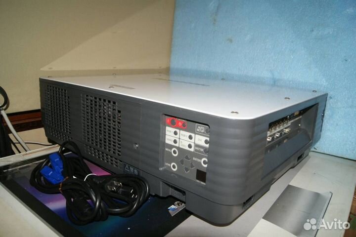 Проектор Panasonic PT-D5600E
