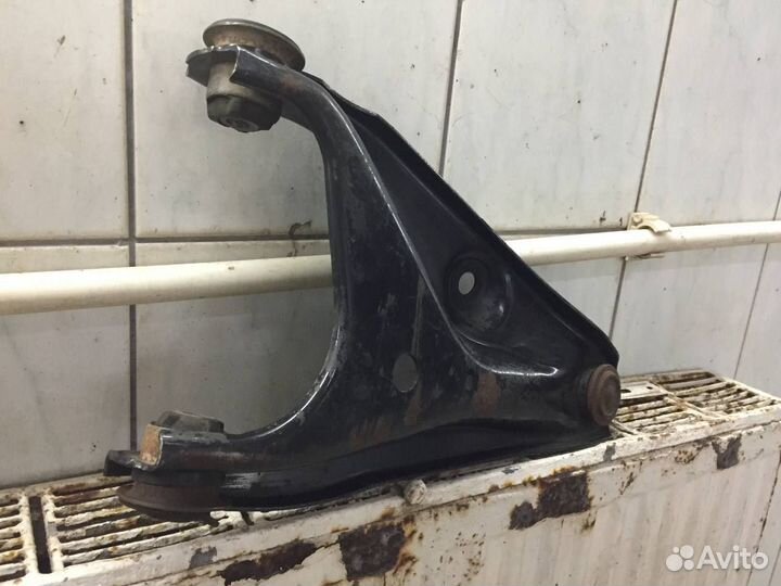 Рычаг передний правый Renault Logan / sandero