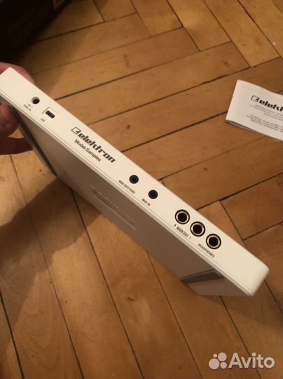 Сэмплер Elektron Model:Samples