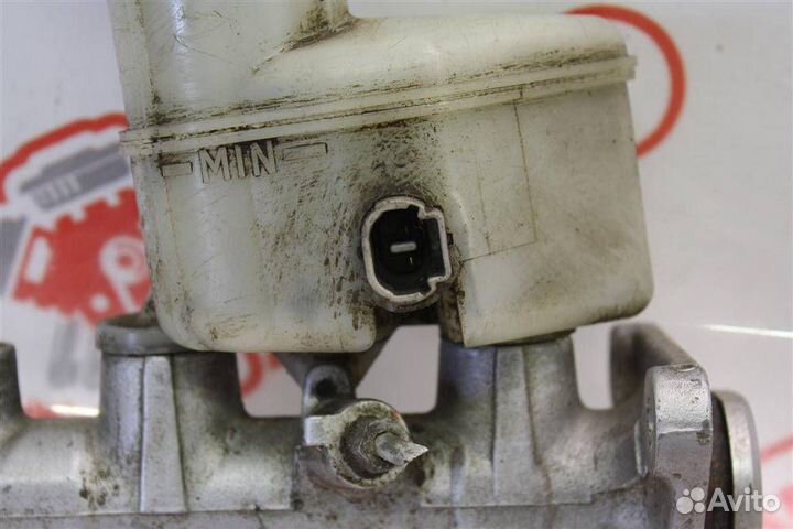 Главный тормозной цилиндр Toyota