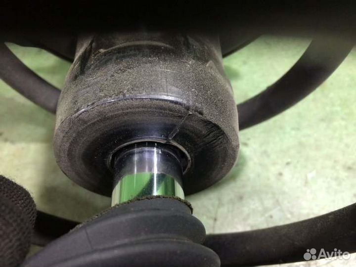 Стойка подвески передняя левая Subaru Xv GP7 FB20