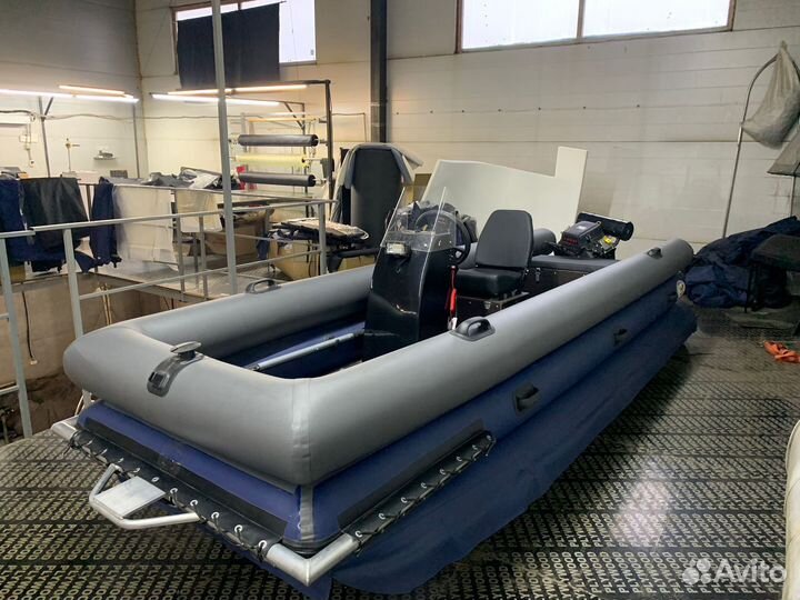 Лодка болотоход Бриз 430