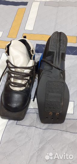 Лыжные ботинки, размер 37