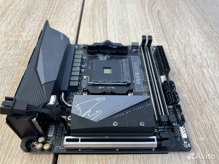 Материнская плата gigabyte B550I aorus PRO AX