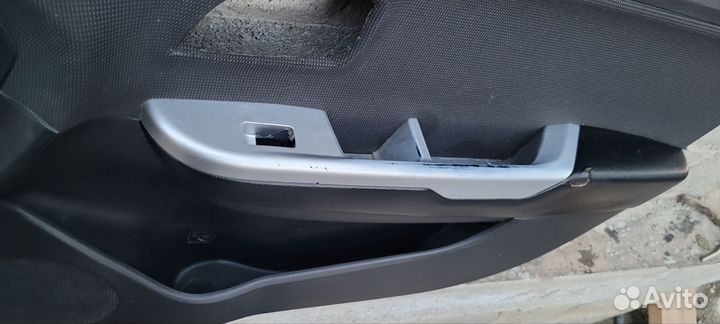 Продаю дверные карты kia rio3