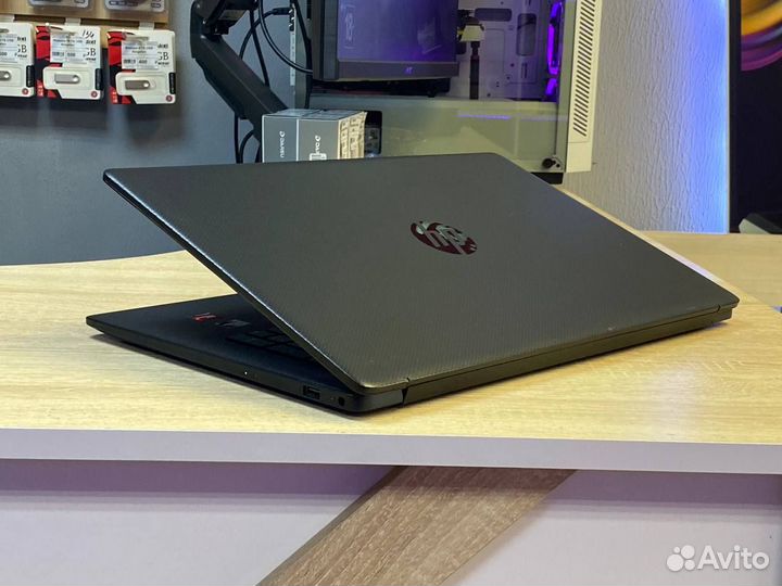 Ноутбук HP с большим экраном 17.3