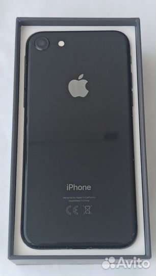 iPhone 8, 64 ГБ