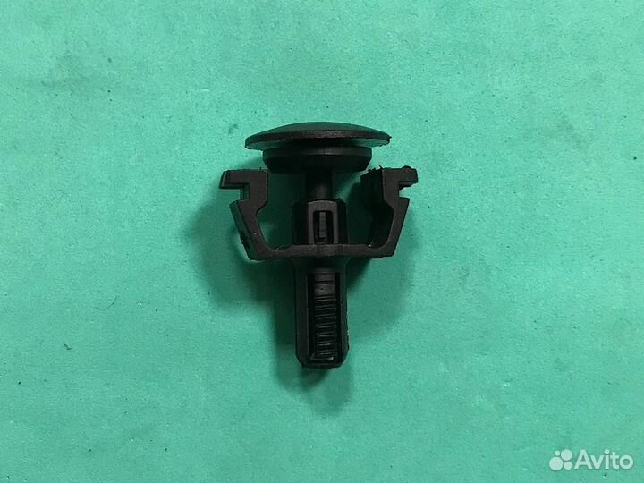 Мерседес 204, 205, 211, 212, 221 крепеж радиатора