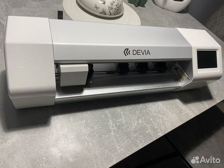 Плоттер для нарезки пленок на телефоны и планшеты