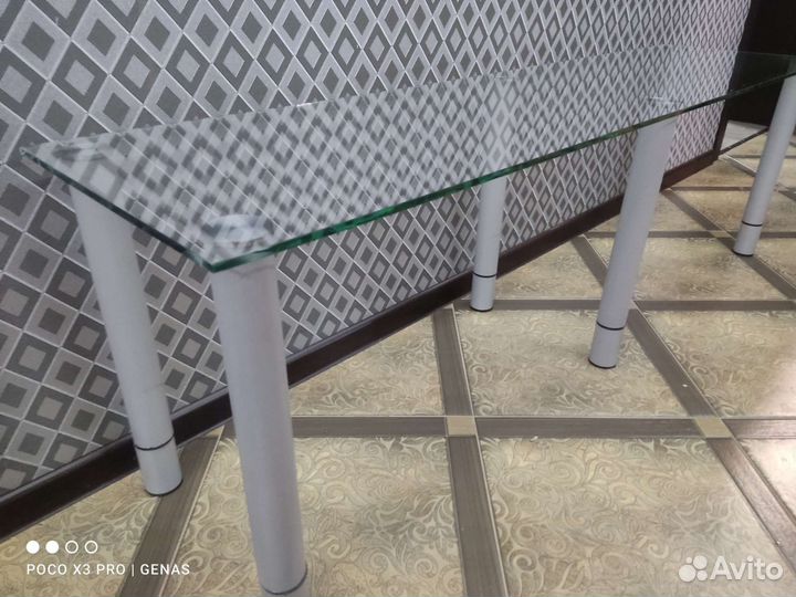 Стеклянная тумба