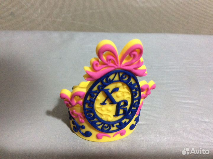 Пасхально яйцо из бисера и подставка под него