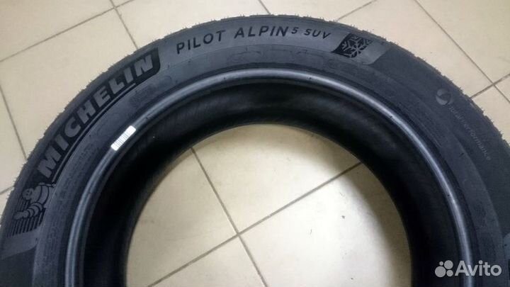 Michelin Pilot Alpin 5 235/40 R18 95V