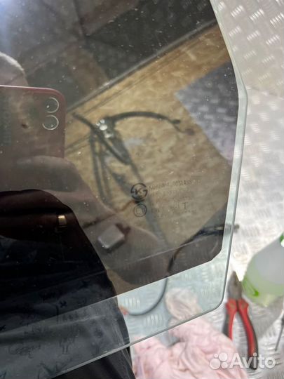 Стекло заднее левое Hyundai Solaris седан G4FC