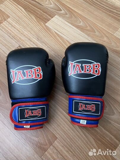 Боксерские перчатки