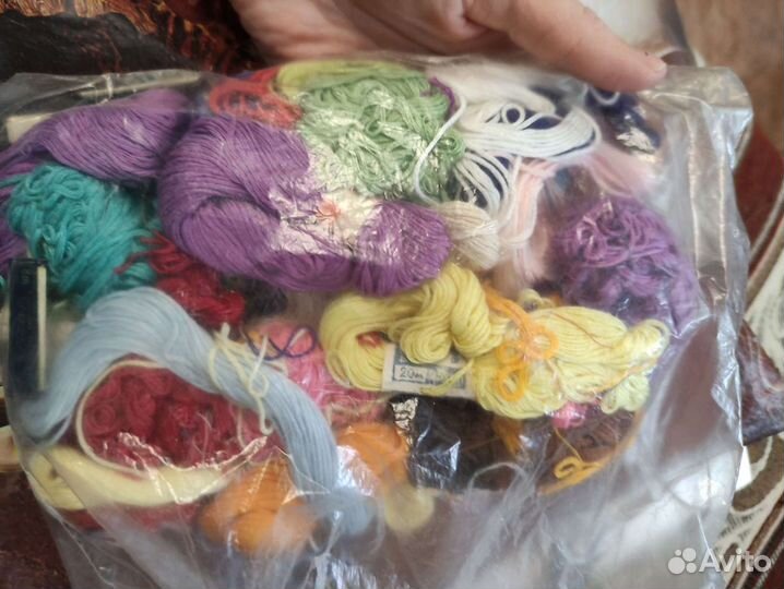 Вышивка крестом,журналы 26 шт+папка