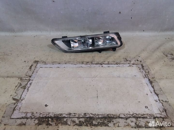 Фольцваген Пассат B7 2010- Туманка левая 19374