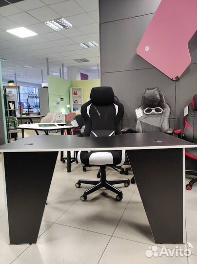 Компьютерный игровой стол