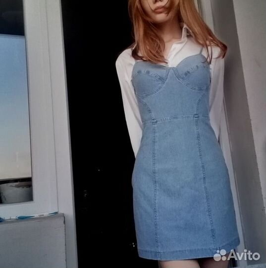 Короткое джинсовое платье
