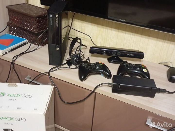 Игровая консоль xbox360E 500Гб + Kinect