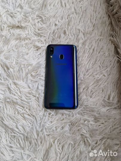 Samsung Galaxy A40, 4/64 ГБ