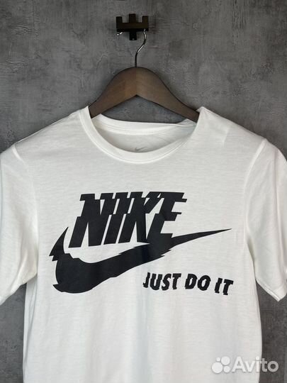 Футболка Nike размер S оригинал