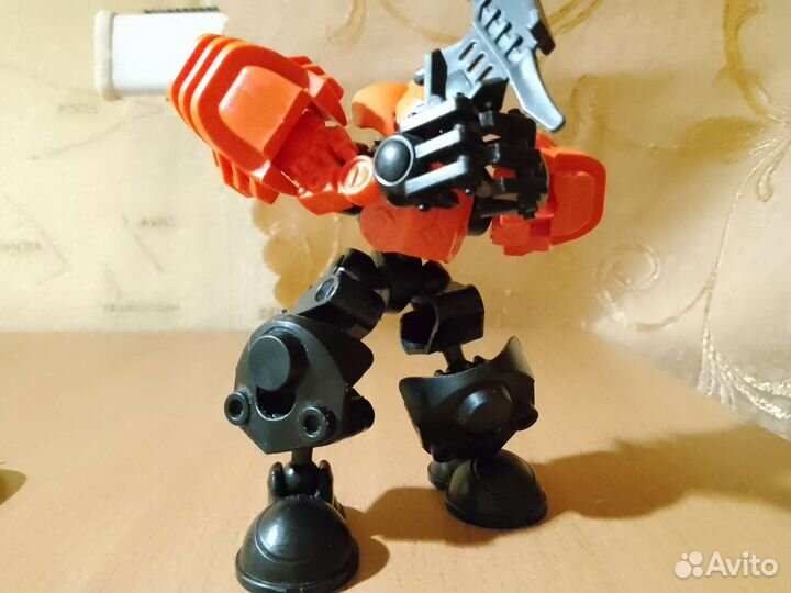 Робот(игрушка)