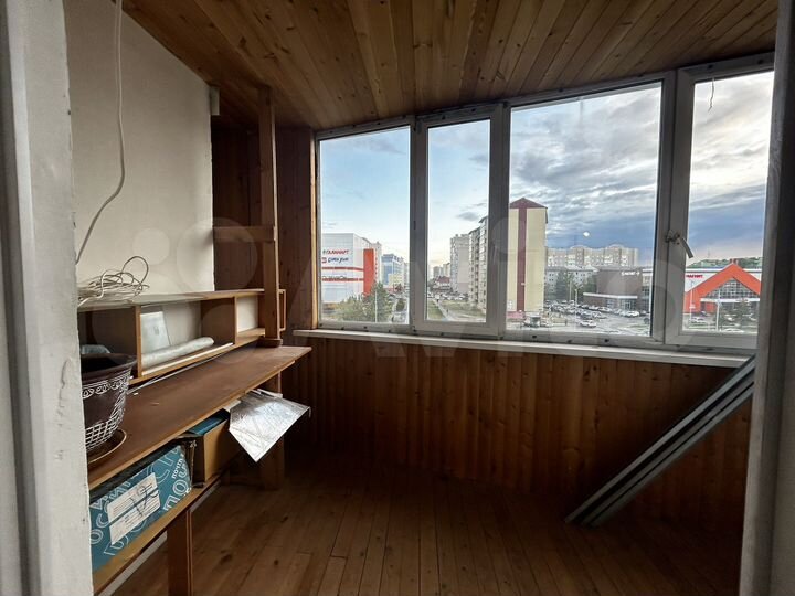 2-к. квартира, 55 м², 4/10 эт.