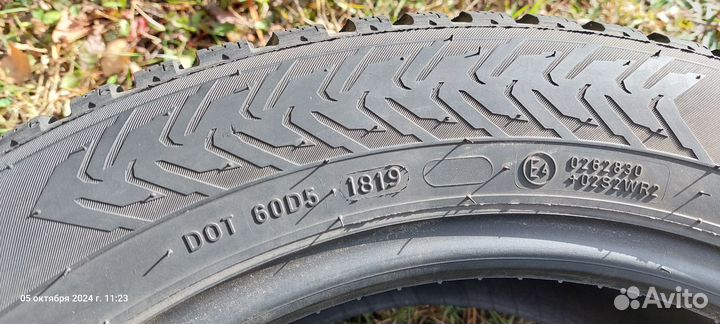 Nokian Tyres Hakkapeliitta 8 215/55 R17 98T