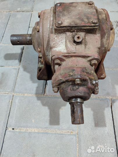 Редуктор угловой