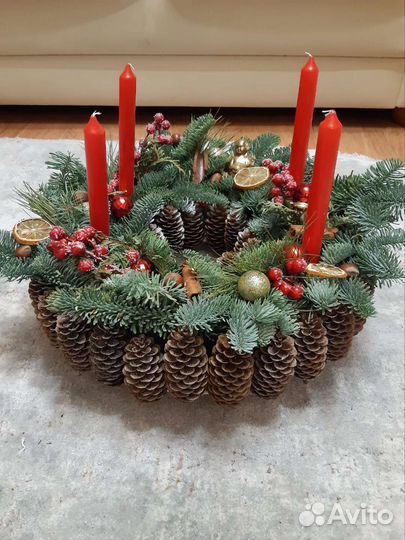 Новогодние композиции, венки, гирлянды