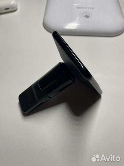 Автомобильный держатель Mage Safe Sky магнитный