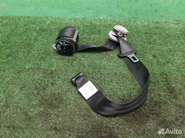 Ремень безопасности задний левый Toyota Verso R2