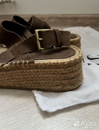 Сандалии Oysho