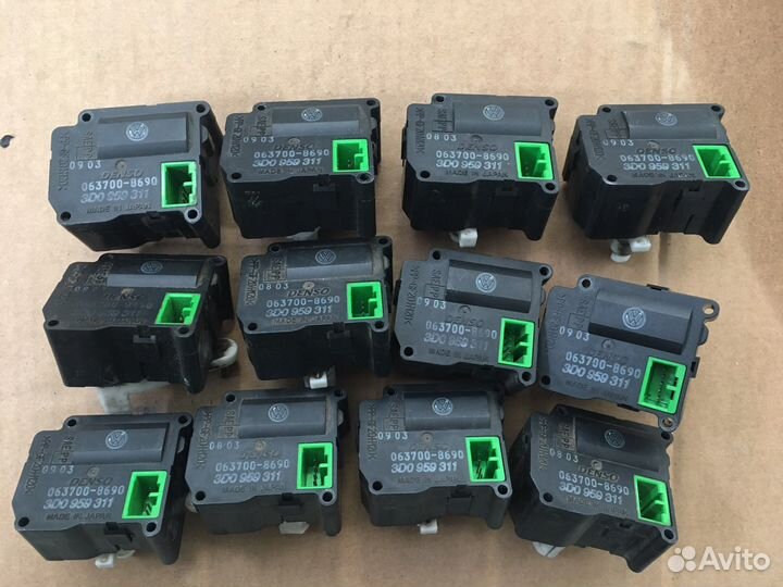 Моторчик заслонки печки Volkswagen Phaeton(2006)