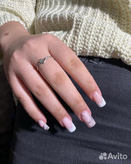 Маникюр комсомольский