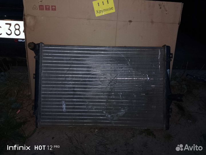 Радиатор охлаждения touran