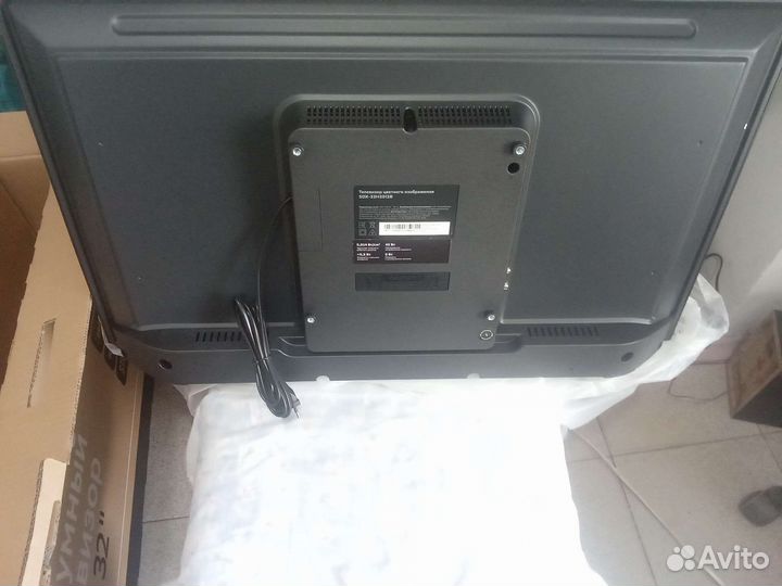 Телевизор SMART tv 32 новый