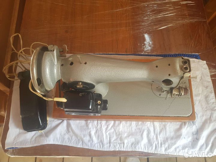 Швейная машина с электроприводом