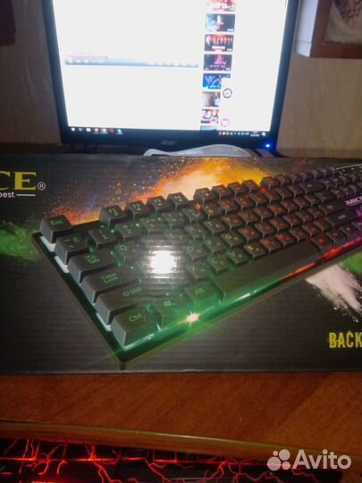 Клавиатуру с подсветкой продам