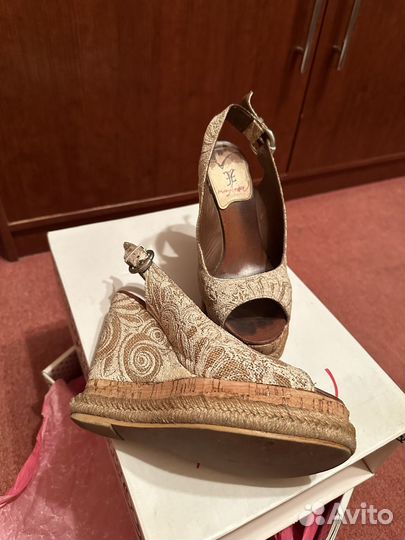 Босоножки fabi