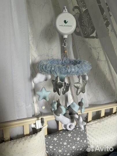 Мобиль из фетра с музыкой и держателем