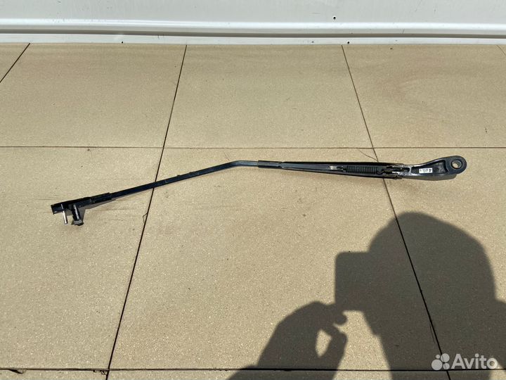 Поводок дворника правый Mazda 3 BK